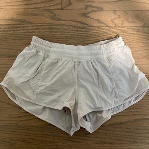 Lululemon Hotty Hot Short II 2.5''